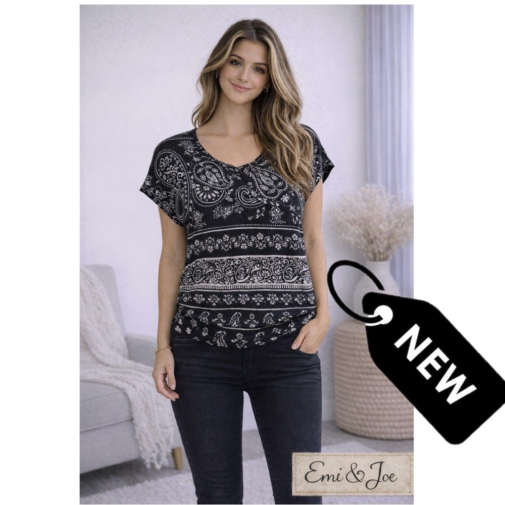 NEW Emi & Zoe bandanna top size small